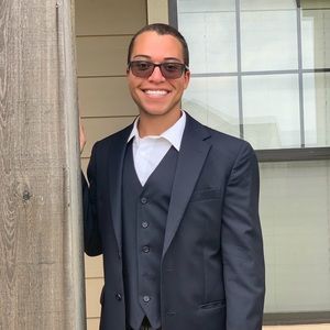 Meet your Posher, Nicholas